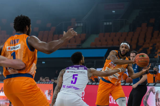 后一轮凭借 后一轮凭借