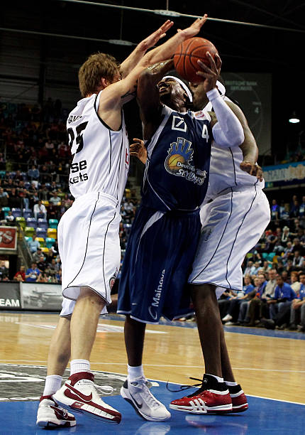 通过中场的 通过中场的